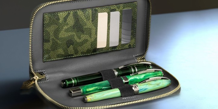 Visconti 3-pen holder in camouflage version with card holder and pens