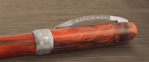 Cappuccio rosso con finiture argento Rembrandt-S Visconti